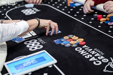 poker omaha vs holdem